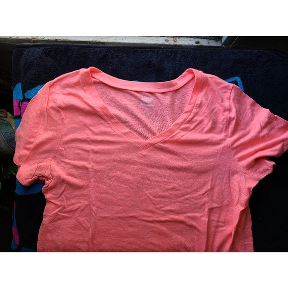 Old Navy t-shirts - Picture 5 of 7